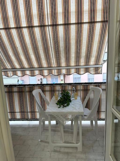 Apartament Casa Eleonora: A 5 Min Dal Mare + Free Parking Ventimiglia Zewnętrze zdjęcie